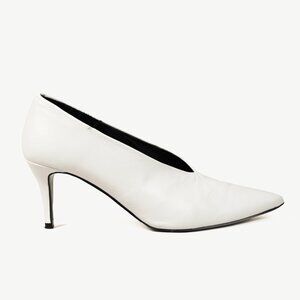 Billi Bi White Leather Pointed-Toe Pumps